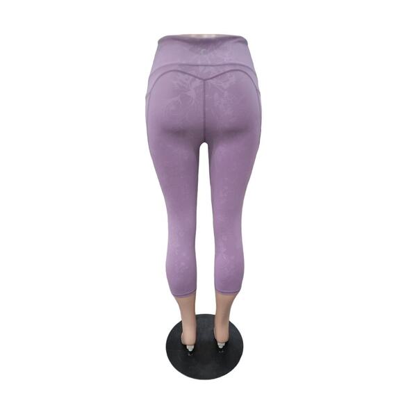 ZYIA Activewear High Rise Pocket Capri Pants Size 6 8 Light Lilac Floral Print - Picture 7 of 13